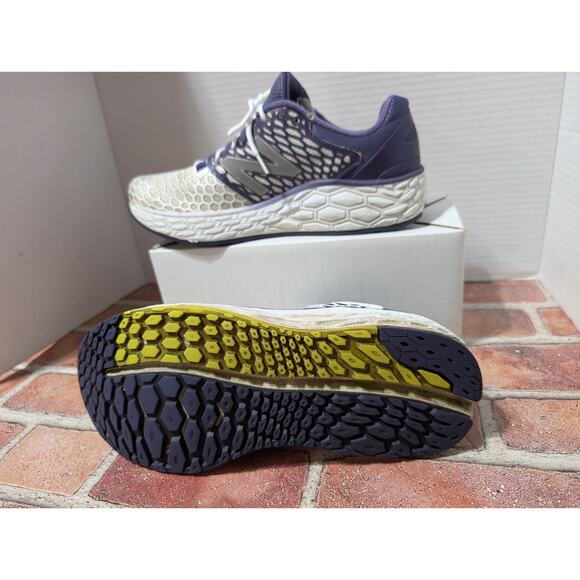 New Balance Fresh Foam Vongo v3 Women US 7.5 White Purple Running Shoes Sneakers - Picture 6 of 10